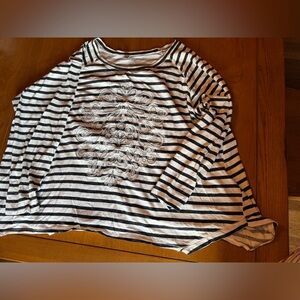 Avenue plus size 30/32W  Black and White Striped , long sleeve top